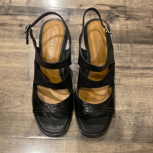 DONALD PLINER LEATHER SLINGBACK HEELED SANDAL 9.5 - Picture 3 of 8